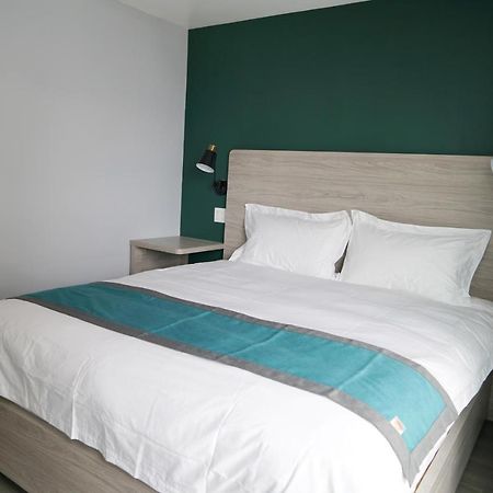Starlight Hotel Near Lga Airport New York Esterno foto